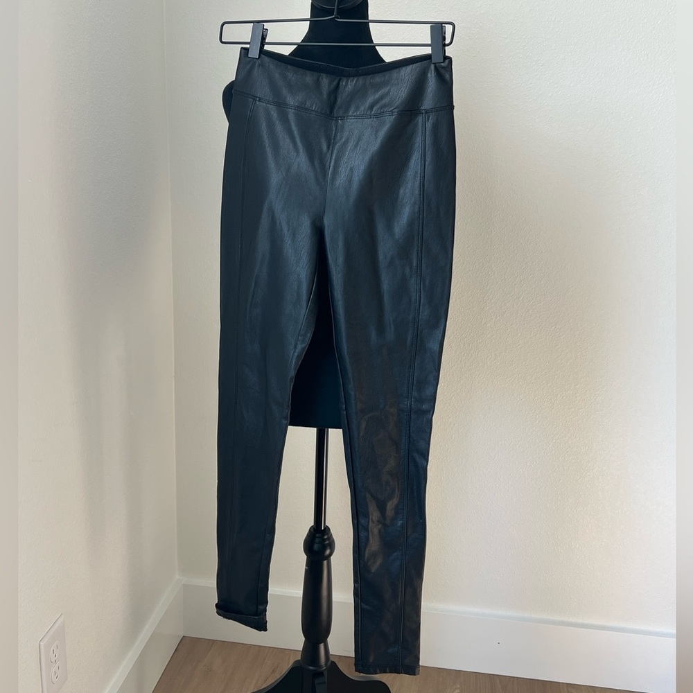 Vylette Black High Rise Faux Leather Leggings size S